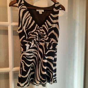 White House Black Market shirt, Women's size XS, preowned